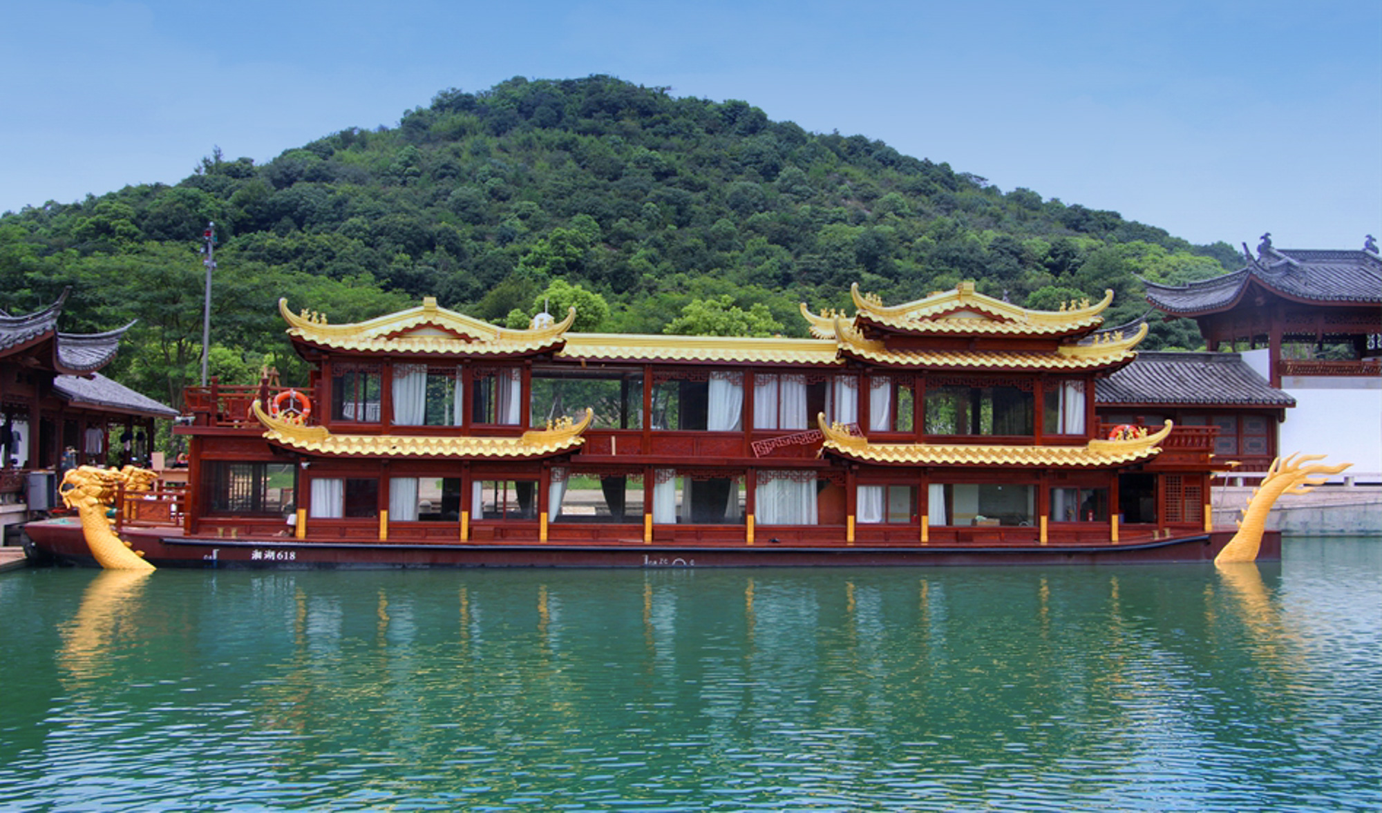 Xianghu Cruise Ship 2